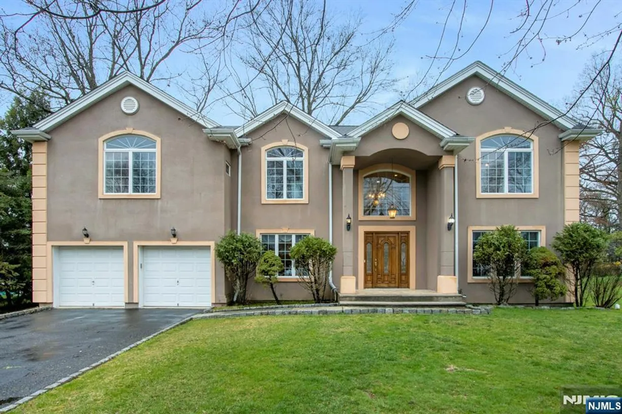 Bergen County Real Estate | View 13 Linda | 5 Beds, 4 Baths
