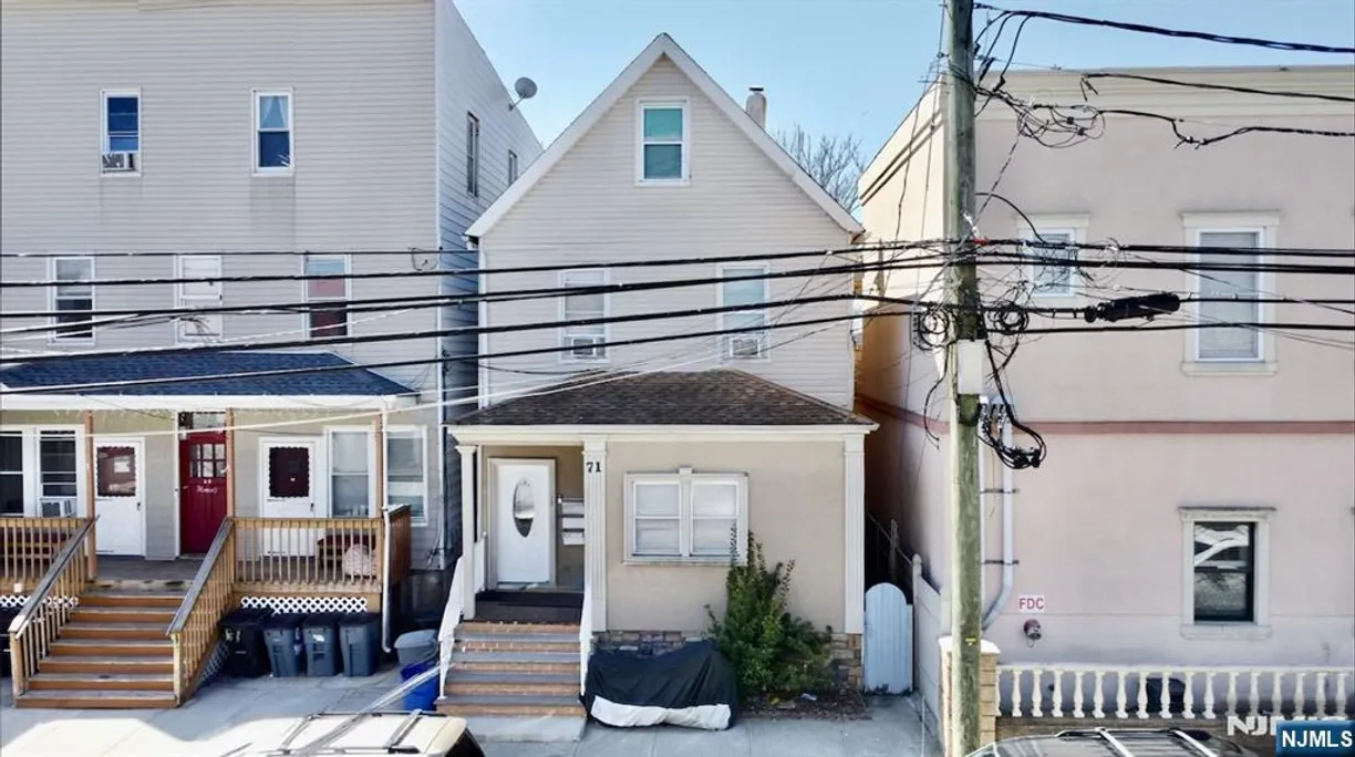 Jersey City/Hoboken Real Estate | View 71 Honiss | 3 Baths
