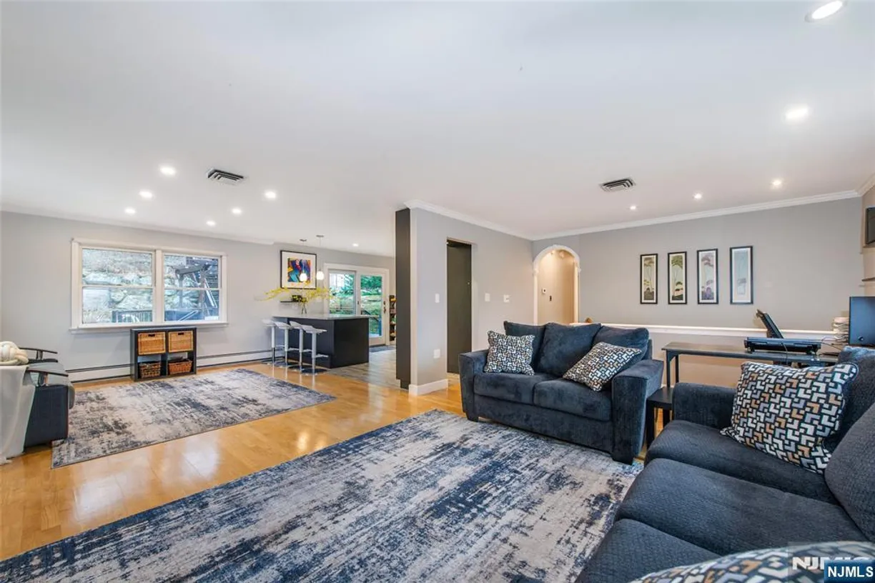 Jersey City/Hoboken Real Estate | View 30 Serpentine | Listing