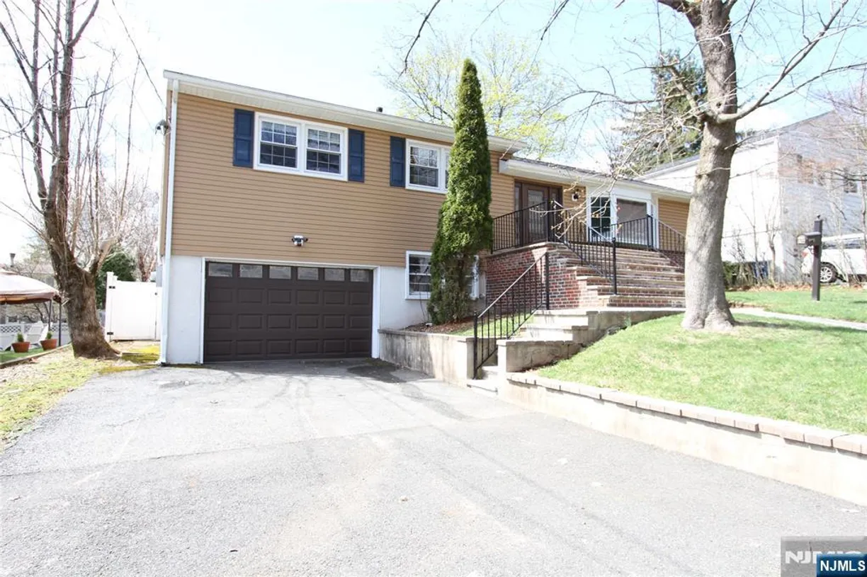 Jersey City/Hoboken Real Estate | View 38 Porter | 3 Beds, 1 Bath