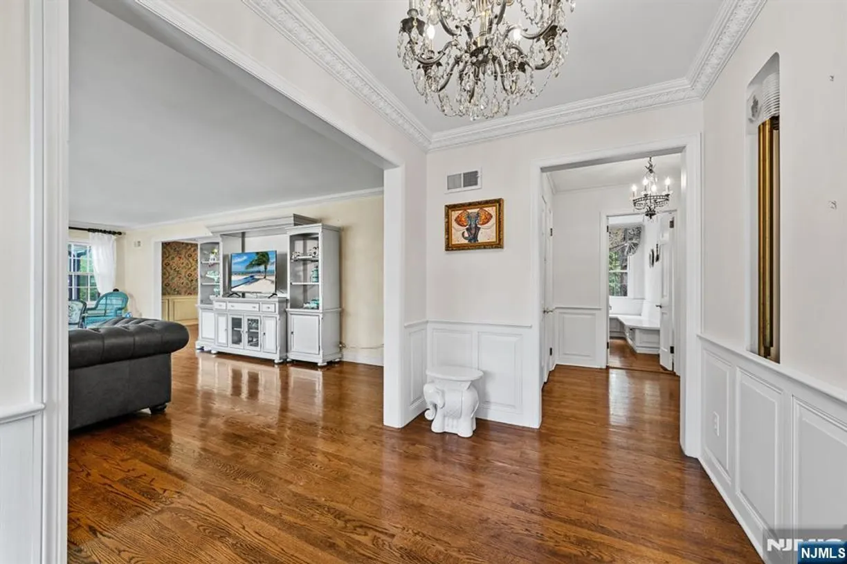 Bergen County Real Estate | View 328 Ridgewood | Listing