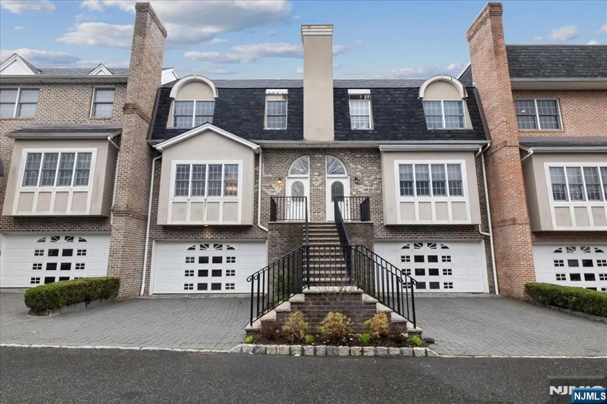 Bergen County Real Estate | View 126 Stonegate, 27 | 3 Beds, 2 Baths