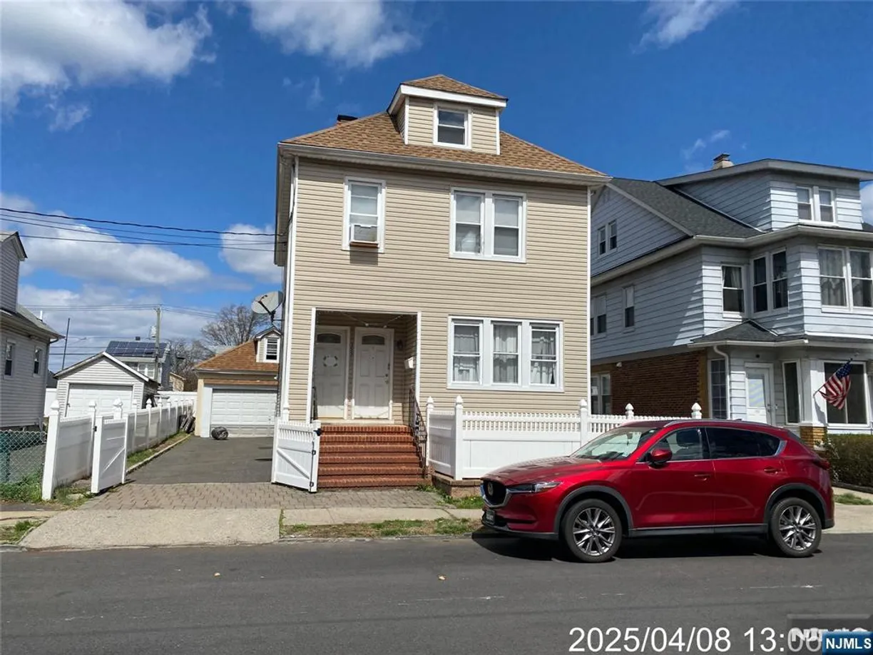 Jersey City/Hoboken Real Estate | View 355 Princeton | 2 Baths