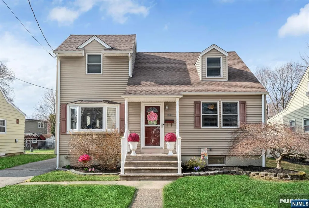 Jersey City/Hoboken Real Estate | View 221 Colfax | Listing