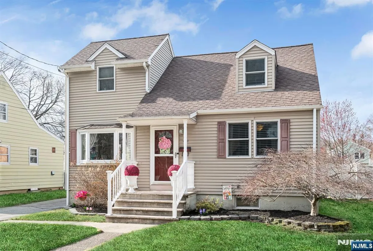 Jersey City/Hoboken Real Estate | View 221 Colfax | Listing