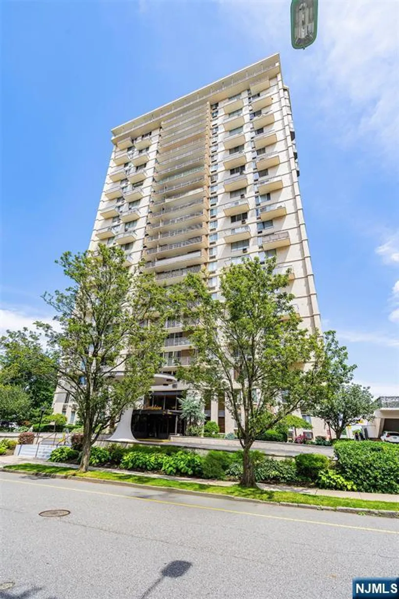 Bergen County Real Estate | View 160 Overlook, 12D | 1 Bed, 1 Bath