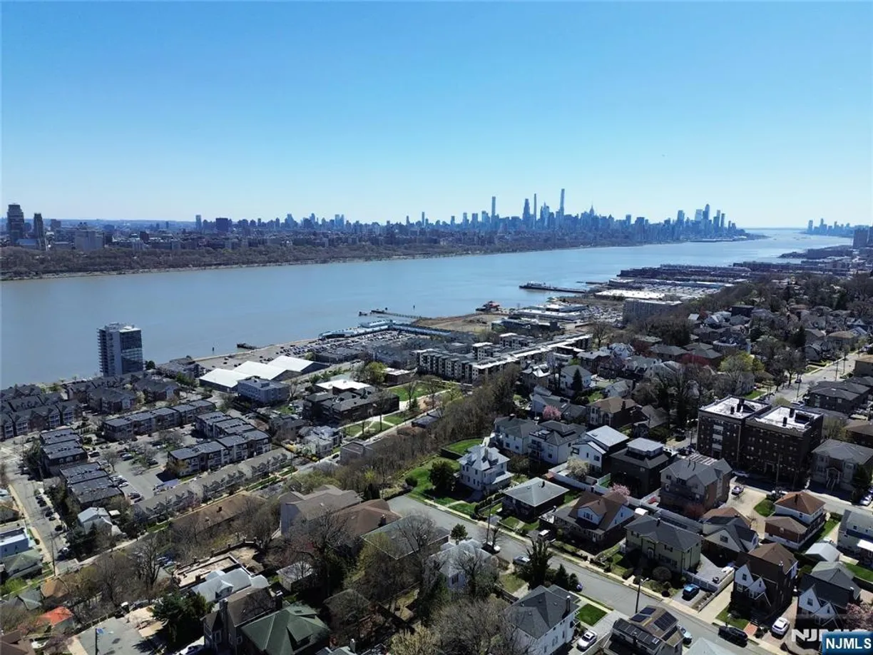 Bergen County Real Estate | View 200 Winston, C1619 | Listing