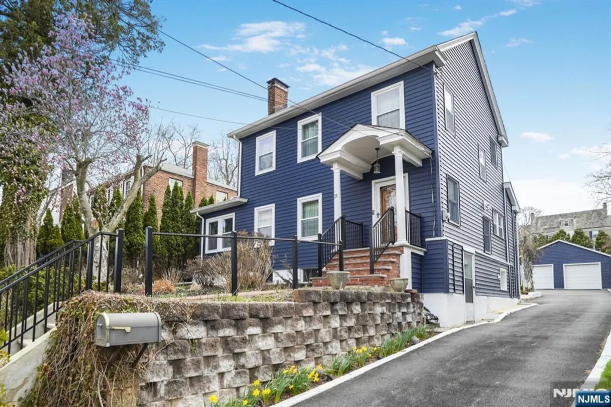 Jersey City/Hoboken Real Estate | View 21 Mount Prospect | 3 Beds, 2 Baths