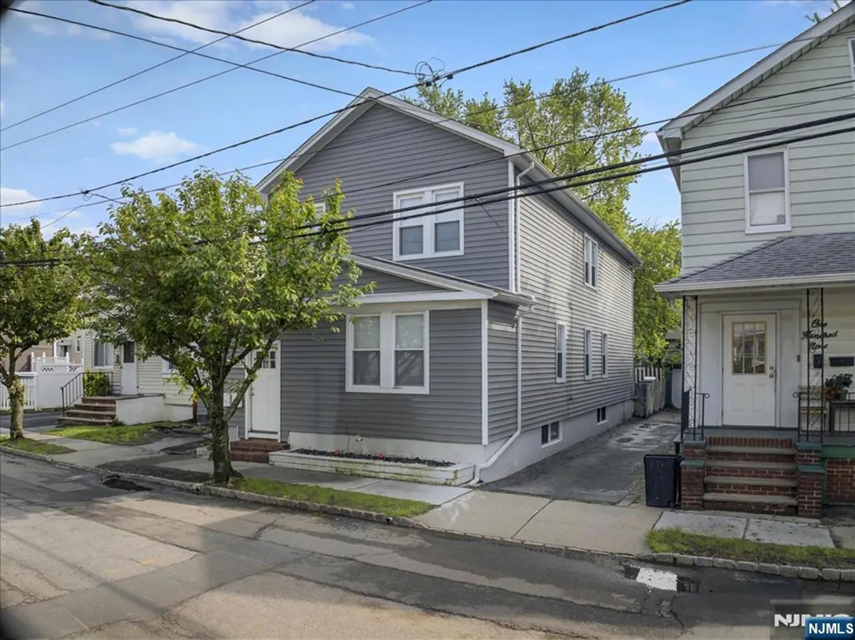 Jersey City/Hoboken Real Estate | View 105-107 Sanford | 2 Baths