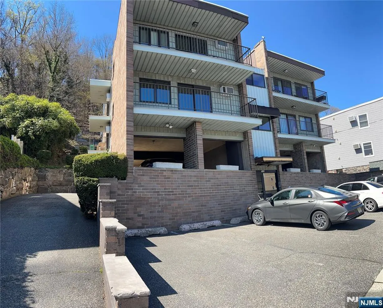 Bergen County Real Estate | View 148 Undercliff | 1 Bed, 1 Bath