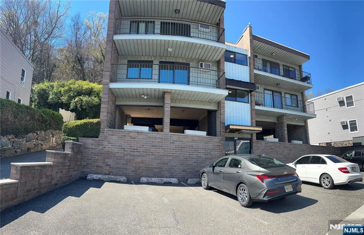 Bergen County Real Estate | View 148 Undercliff | Listing