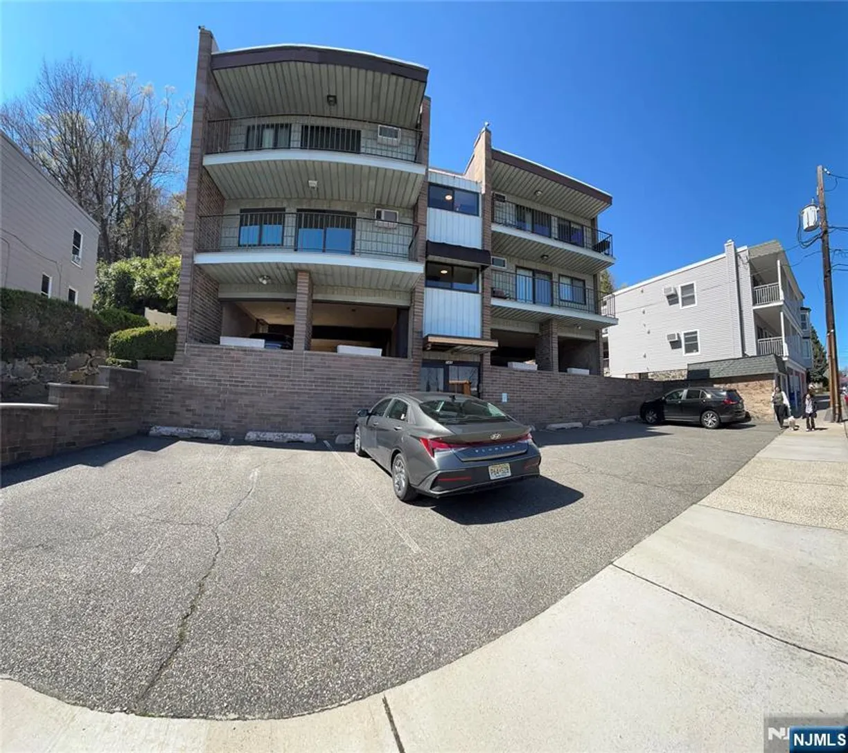 Bergen County Real Estate | View 148 Undercliff | Listing