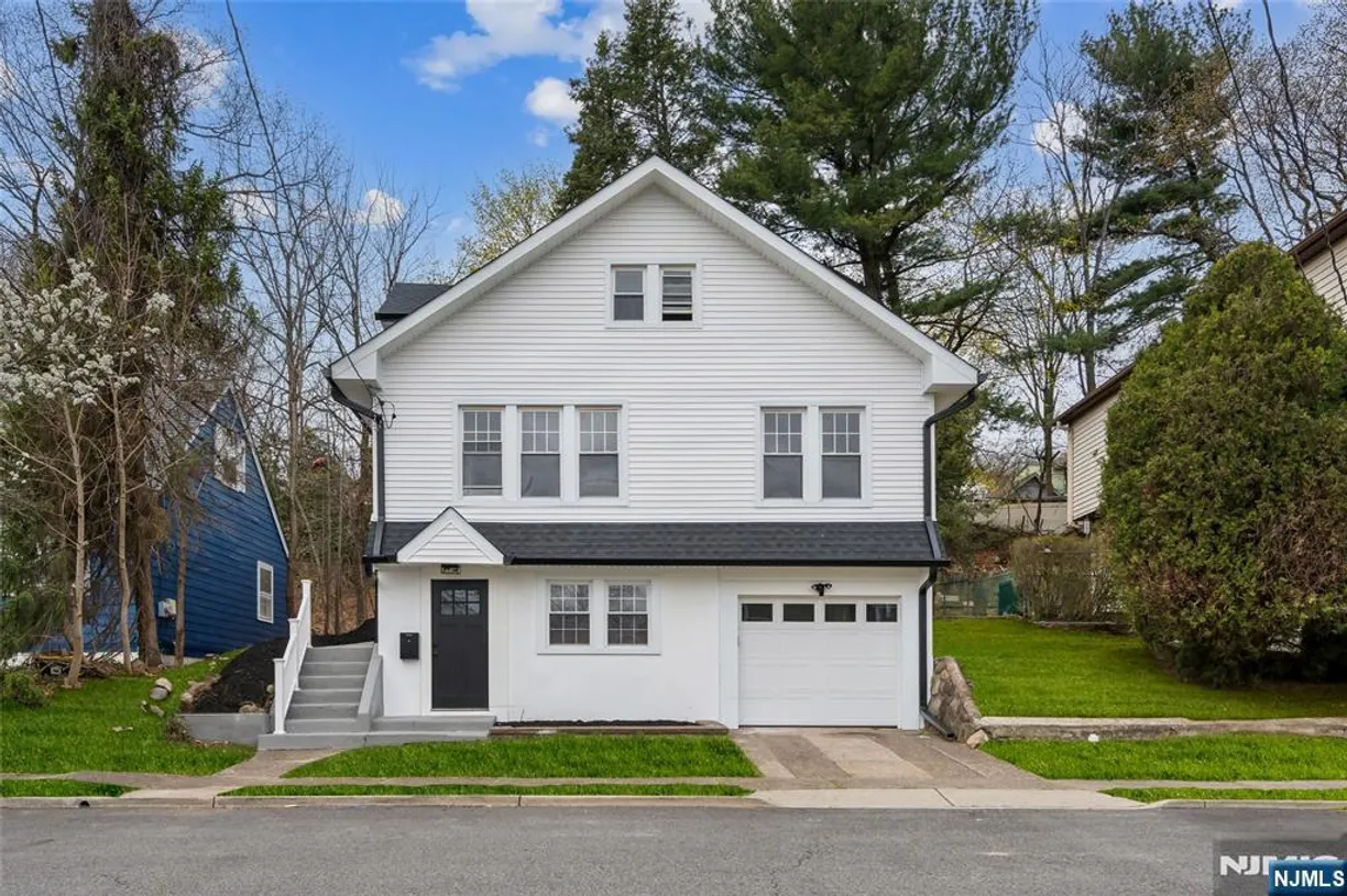 Jersey City/Hoboken Real Estate | View 17 Harrison | 4 Beds, 2 Baths