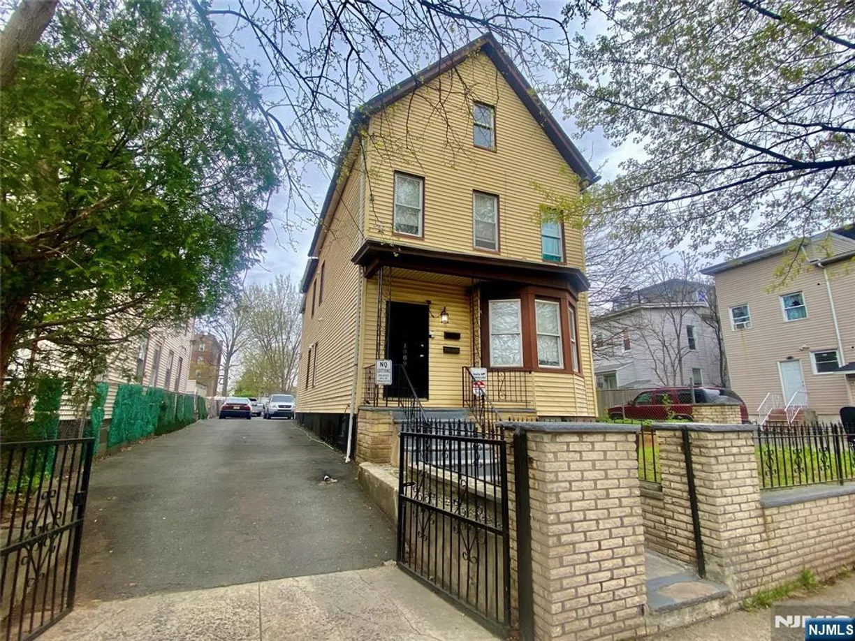 Jersey City/Hoboken Real Estate | View 1089 Anna | 2 Baths