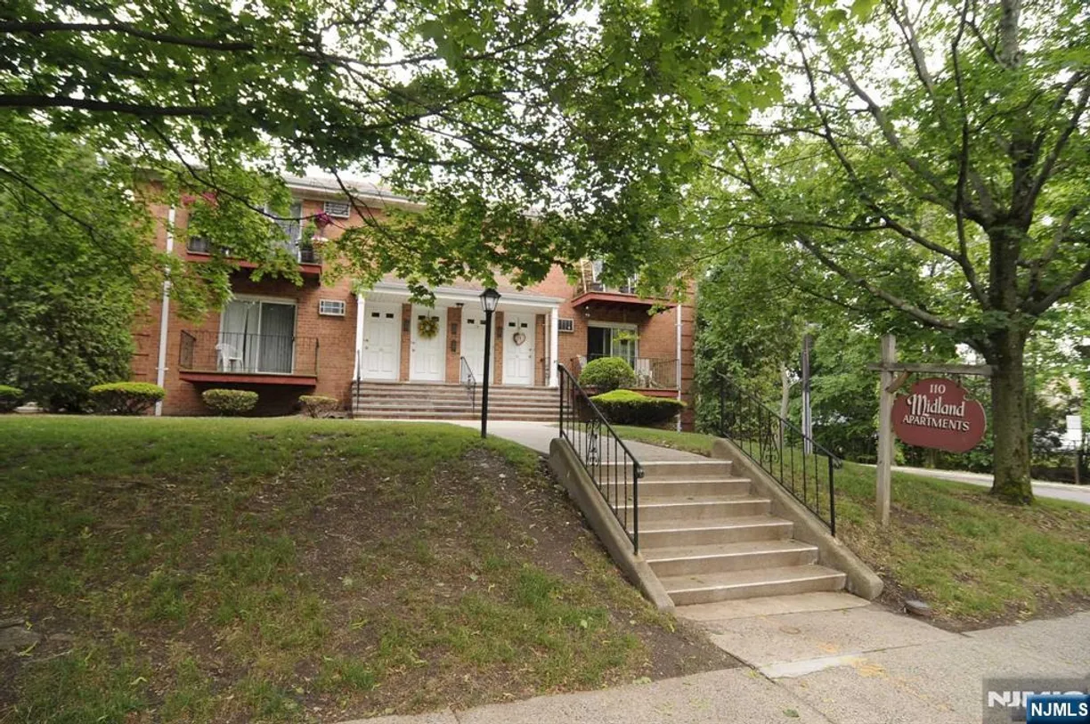 Bergen County Real Estate | View 110 Midland, 5B | 1 Bed, 1 Bath