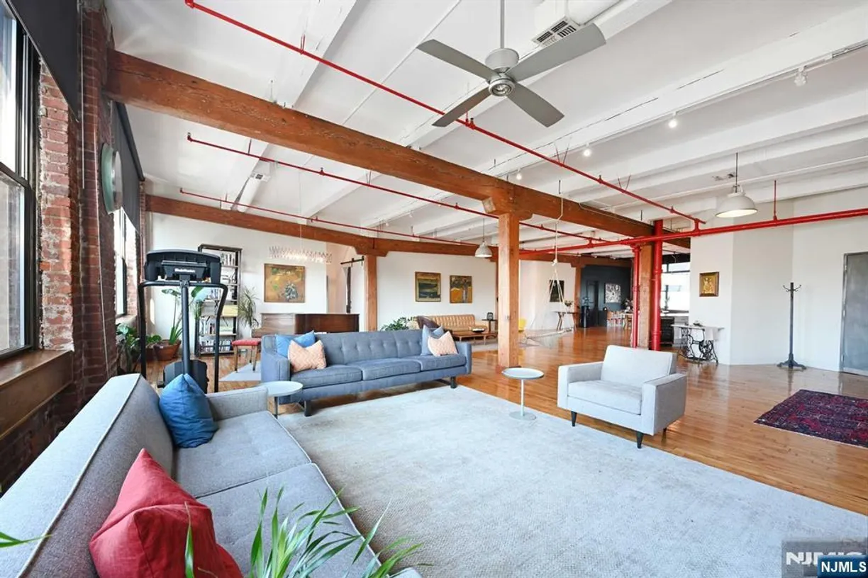 Jersey City/Hoboken Real Estate | View 1620 Manhattan, C3 | 4 Beds, 2 Baths