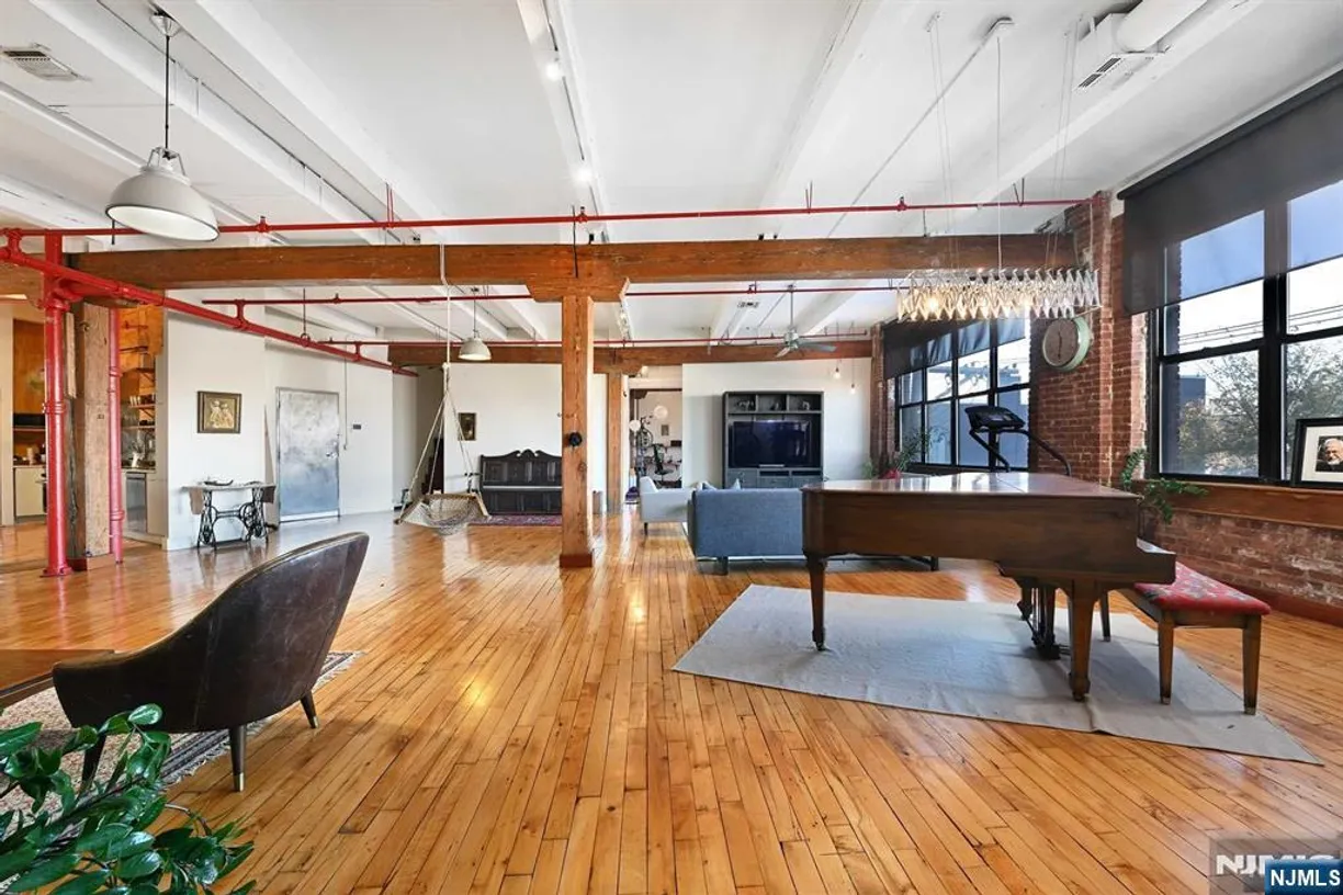 Jersey City/Hoboken Real Estate | View 1620 Manhattan, C3 | Listing