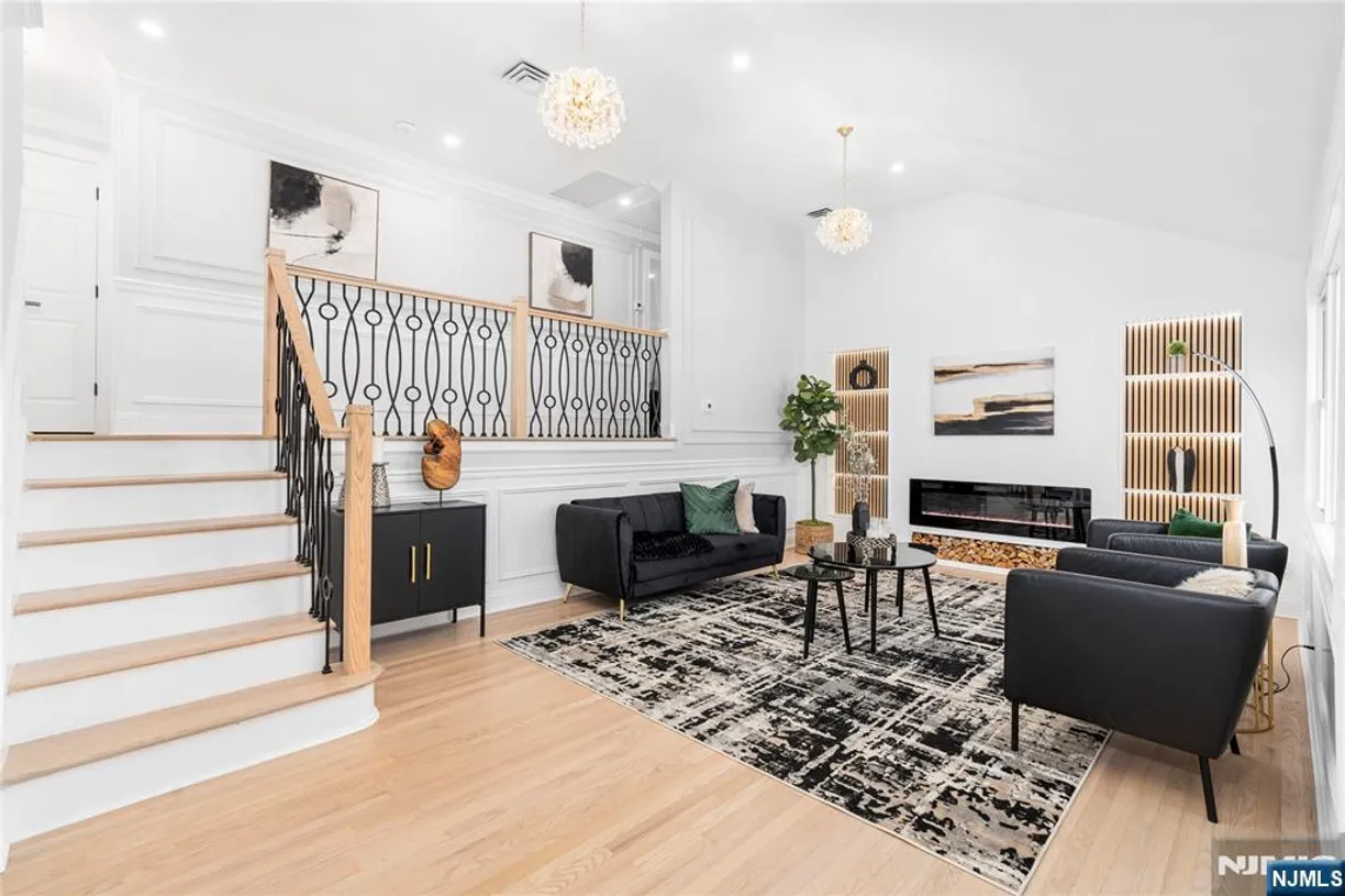 Bergen County Real Estate | View 185 Colonial | Listing