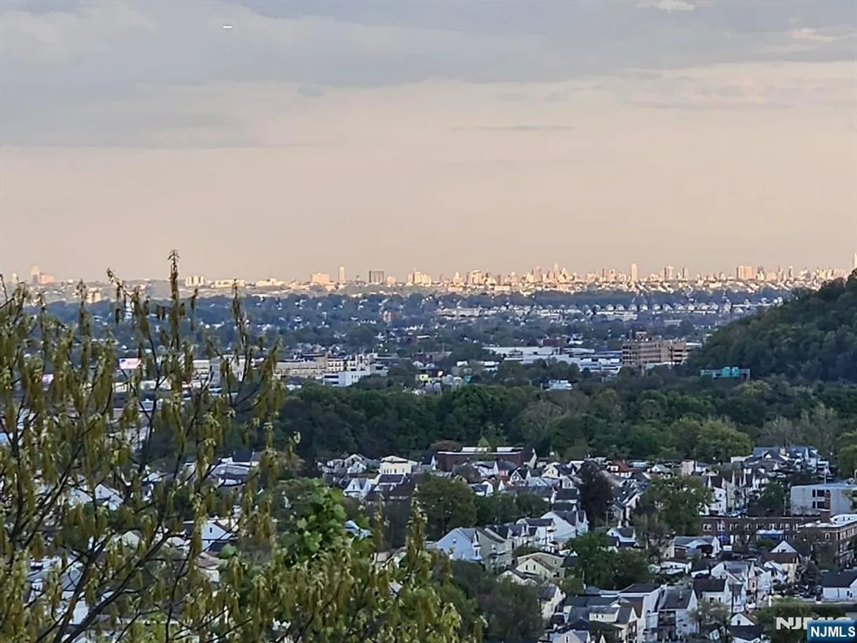 Jersey City/Hoboken Real Estate | View 403 Heights, 4 | 2 Beds, 2 Baths