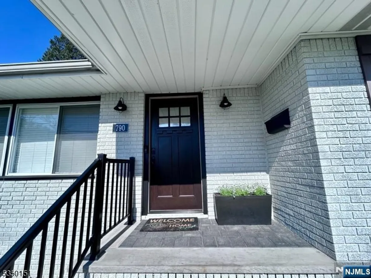 Jersey City/Hoboken Real Estate | View 790 Grove | Listing