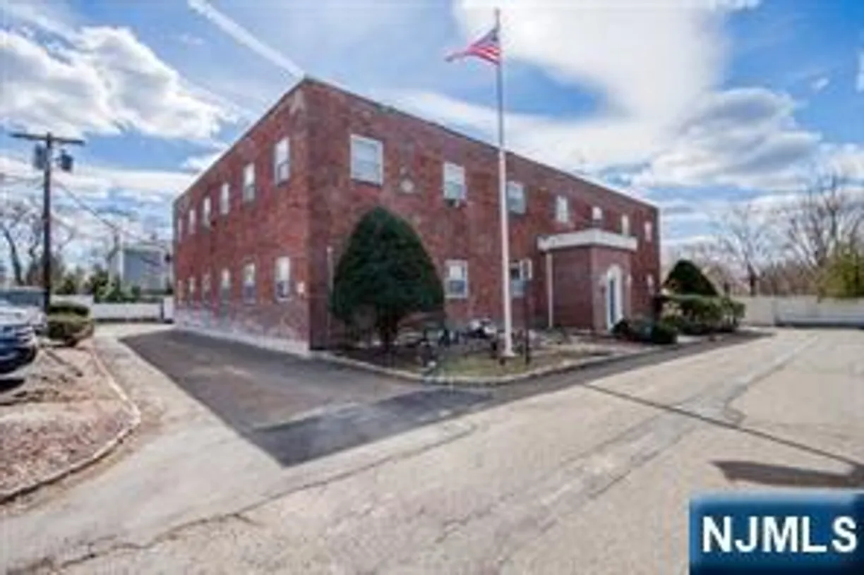 Bergen County Real Estate | View 101 West, 5 & 6 Double Sp