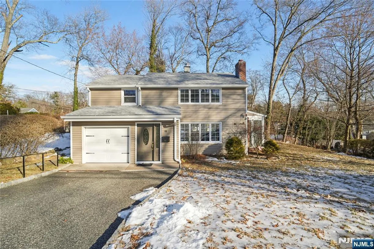 Bergen County Real Estate | View 15 Ridge | 3 Beds, 2 Baths