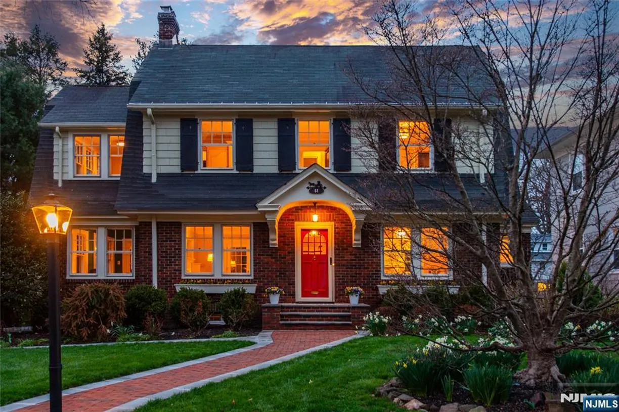 Jersey City/Hoboken Real Estate | View 51 Tuxedo | 4 Beds, 3 Baths
