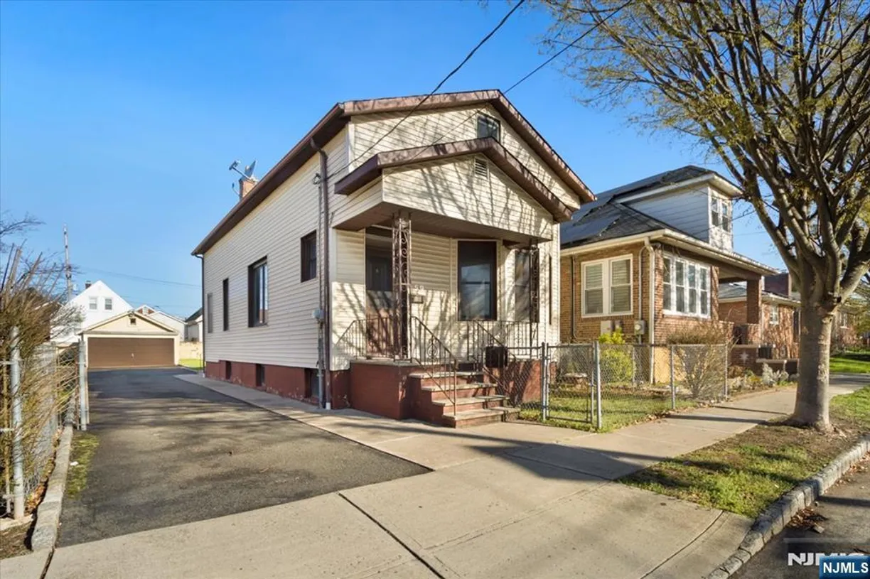 Jersey City/Hoboken Real Estate | View 59 Salter | 3 Beds, 1 Bath