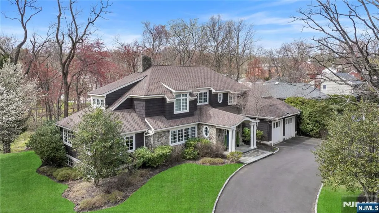 Jersey City/Hoboken Real Estate | View 293 Lupine | 6 Beds, 4 Baths