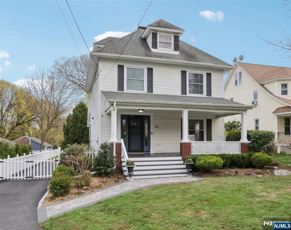 Bergen County Real Estate | View 319 Maple | 4 Beds, 2 Baths