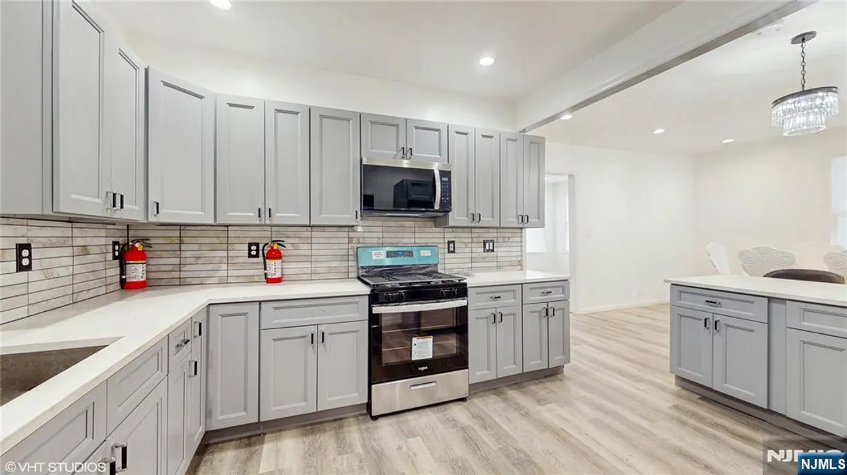 Jersey City/Hoboken Real Estate | View 163 Freeman | Listing