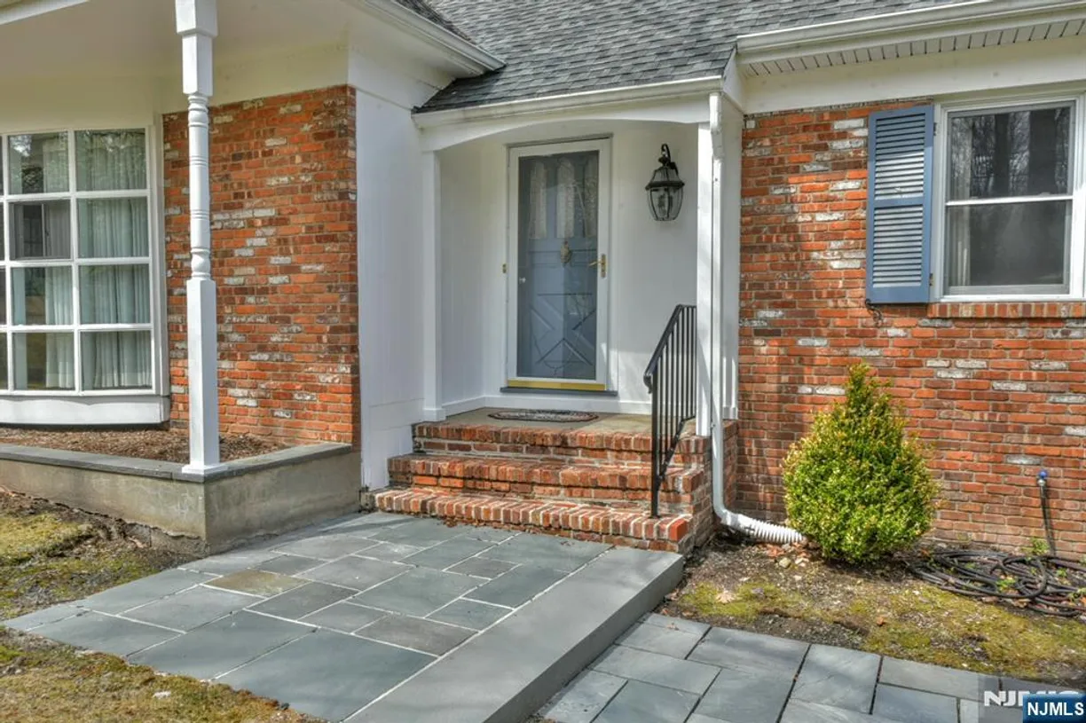 Jersey City/Hoboken Real Estate | View 457 Laurel | Listing
