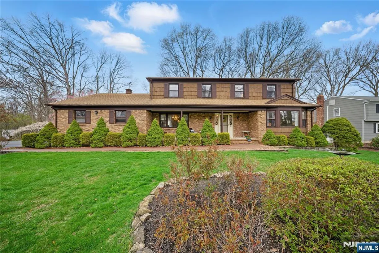 Jersey City/Hoboken Real Estate | View 9 Gristmill | 4 Beds, 2 Baths