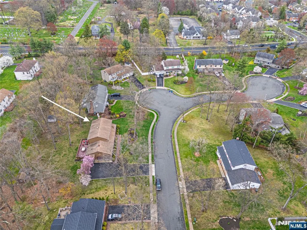 Jersey City/Hoboken Real Estate | View 9 Gristmill | Listing