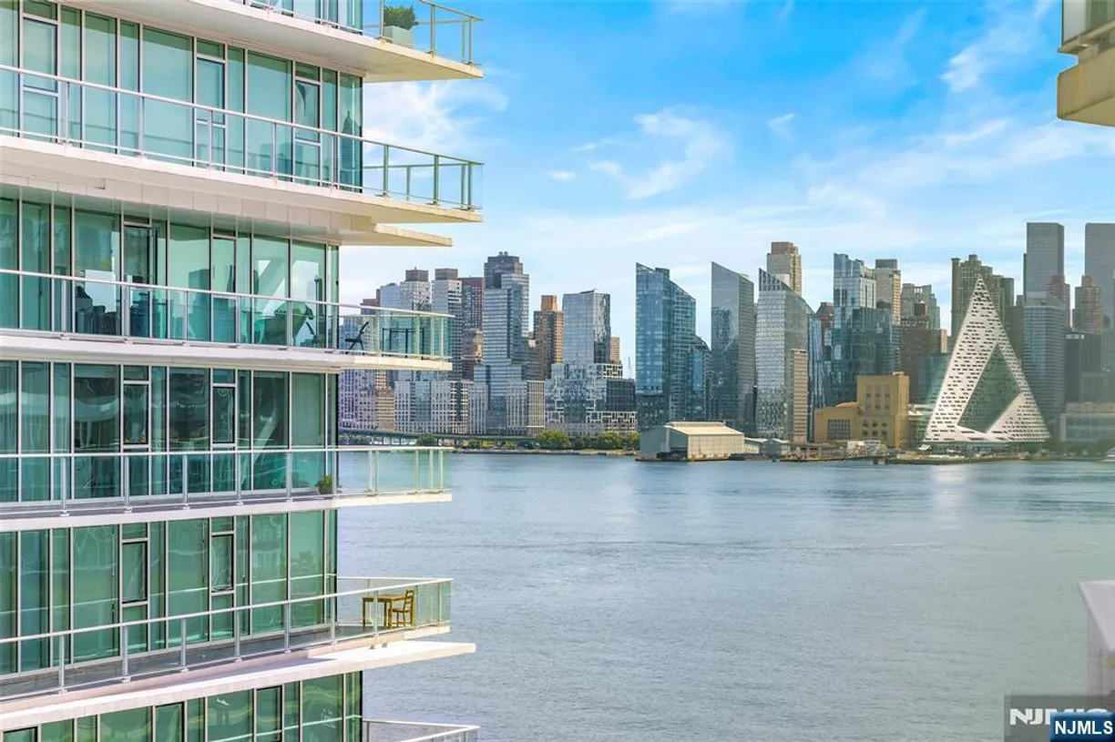 Jersey City/Hoboken Real Estate | View 800 Ave At Port Imperial, 920 | Listing