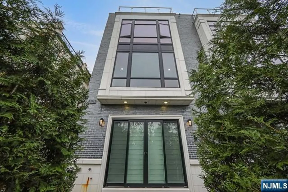 Bergen County Real Estate | View 1234 River | 4 Beds, 3 Baths