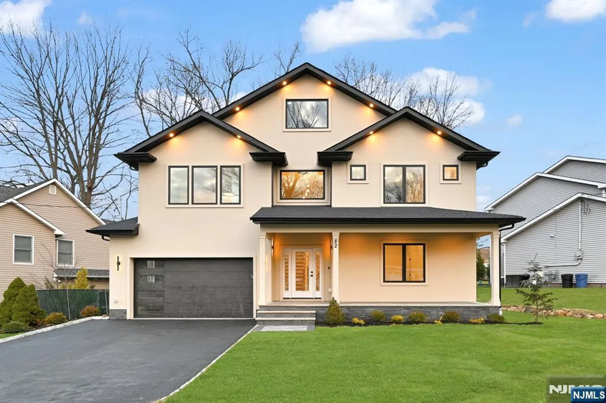 Jersey City/Hoboken Real Estate | View 82 Fellswood | 6 Beds, 5 Baths