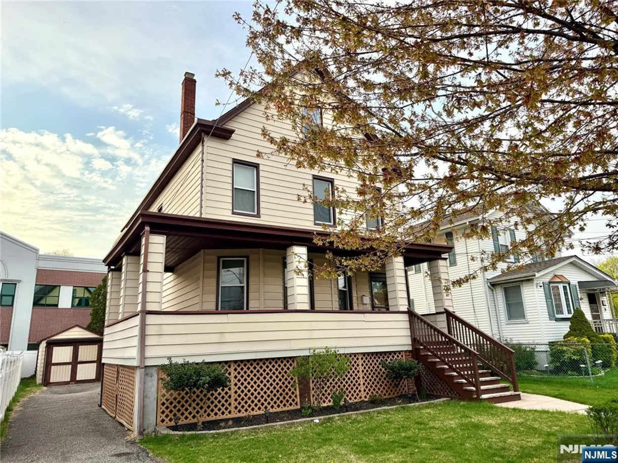 Bergen County Real Estate | View 47 Vreeland | 2 Baths