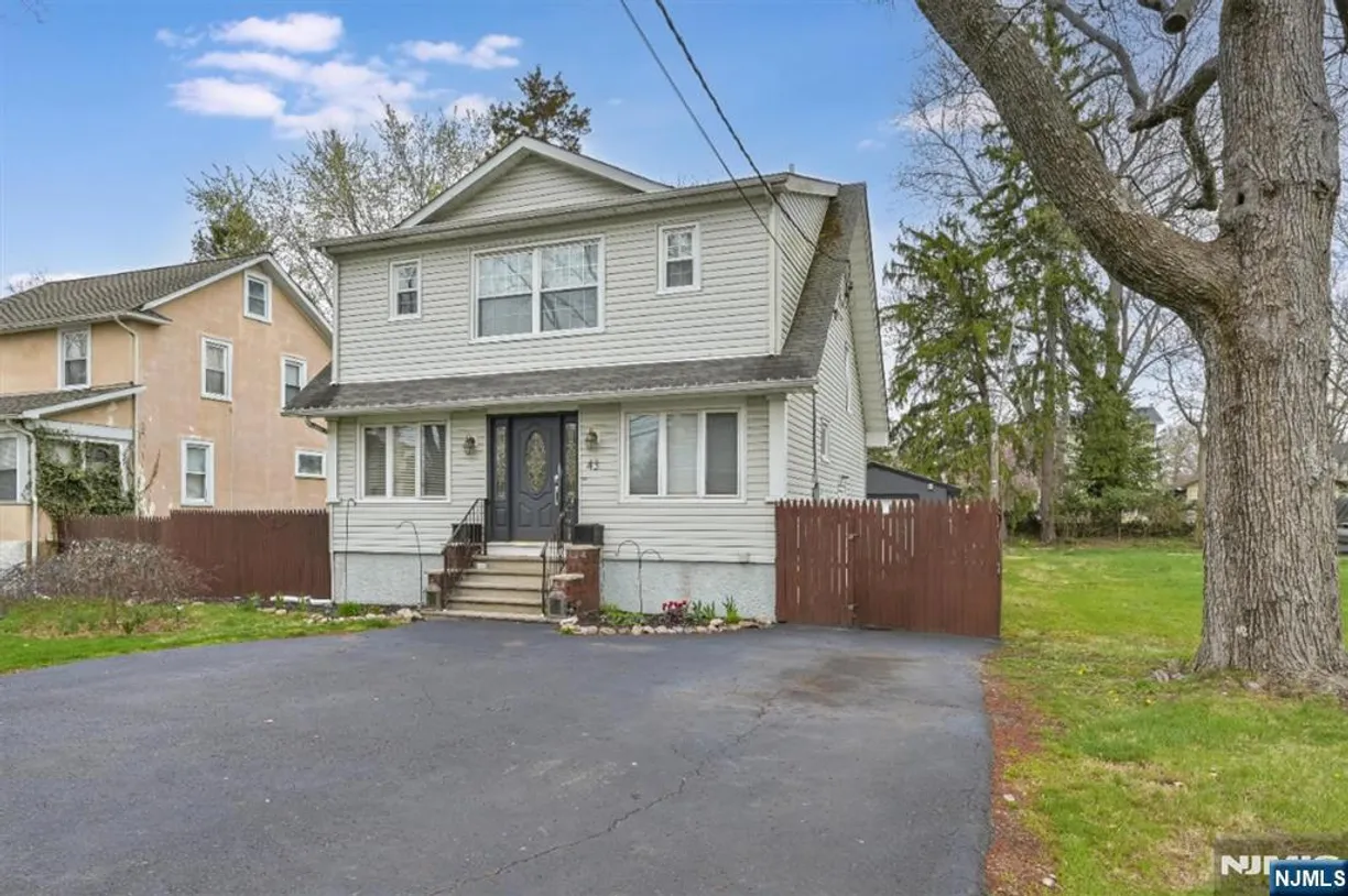 Jersey City/Hoboken Real Estate | View 43 Alps | 3 Beds, 2 Baths