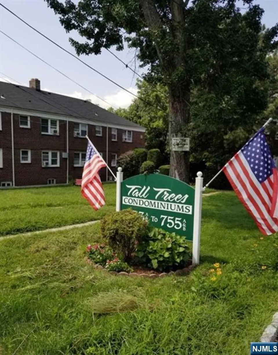 Bergen County Real Estate | View 737B Broad | 1 Bed, 1 Bath