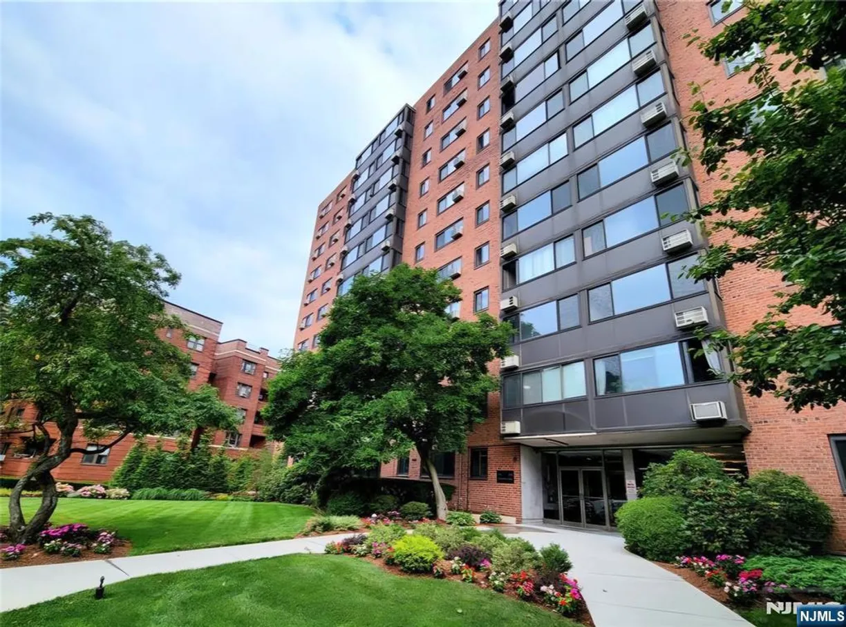 Bergen County Real Estate | View 90 Prospect, 5D | 1 Bed, 1 Bath