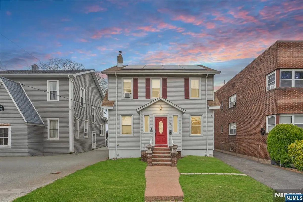 Jersey City/Hoboken Real Estate | View 139 30th | 4 Beds, 3 Baths