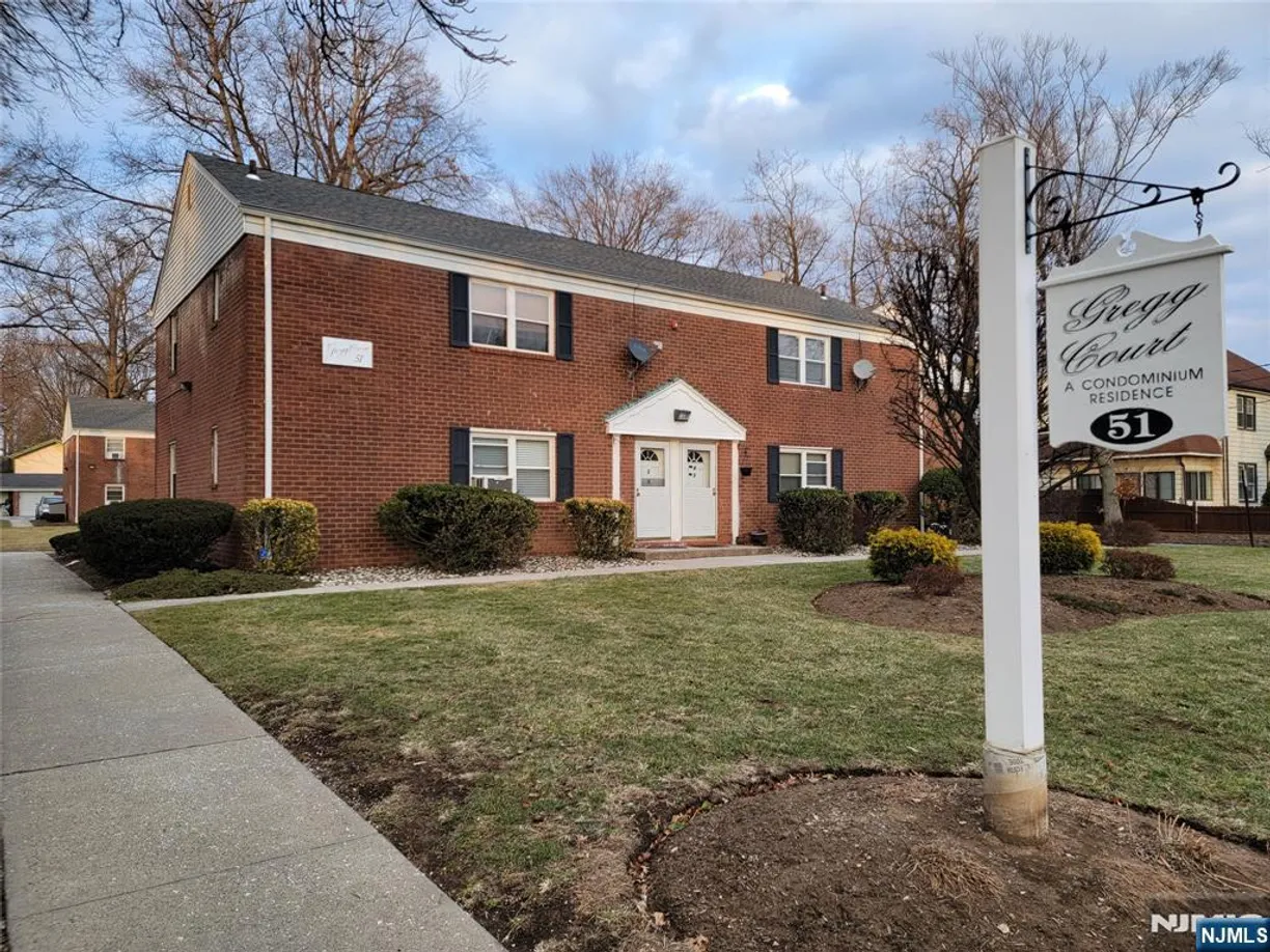 Bergen County Real Estate | View 51 Hudson | 2 Beds, 1 Bath