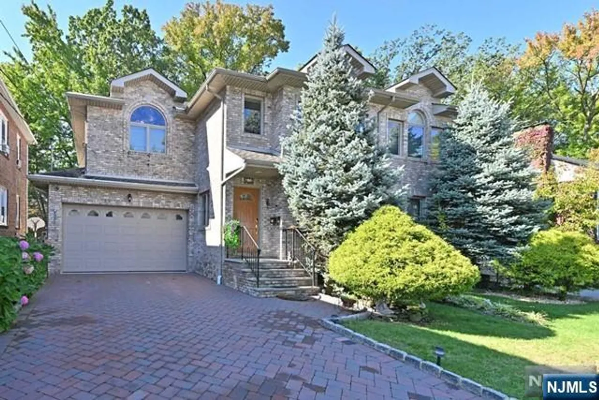 Bergen County Real Estate | View 272 Slocum | 4 Beds, 3 Baths