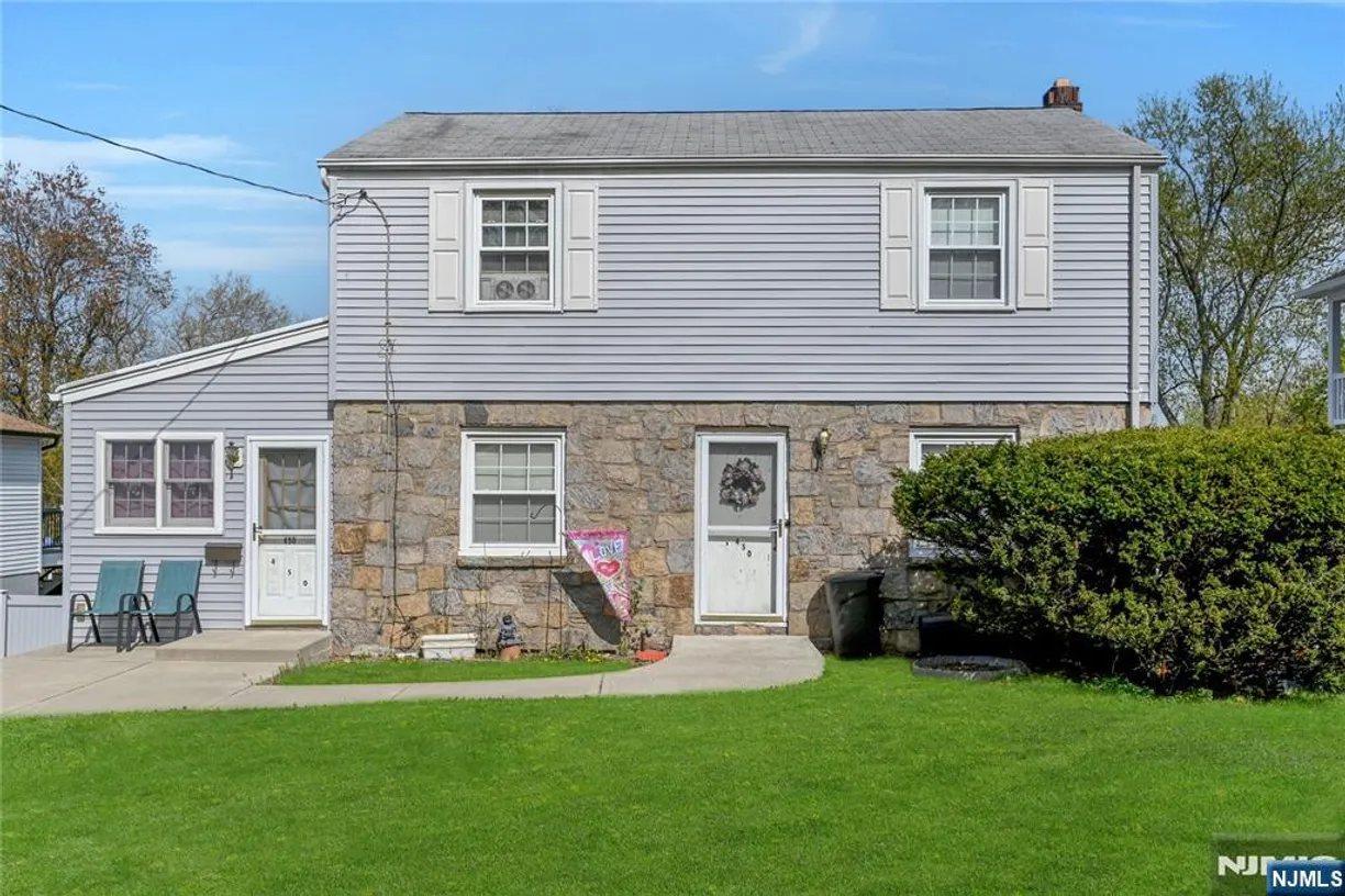 Bergen County Real Estate | View 450 Kinderkamack | 3 Beds, 1 Bath
