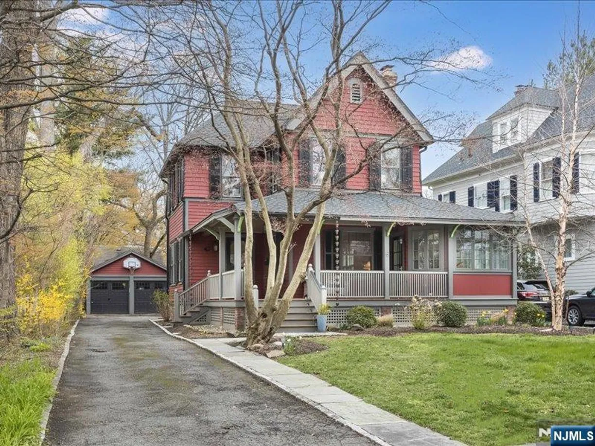 Jersey City/Hoboken Real Estate | View 47 Lincoln | 4 Beds, 1 Bath