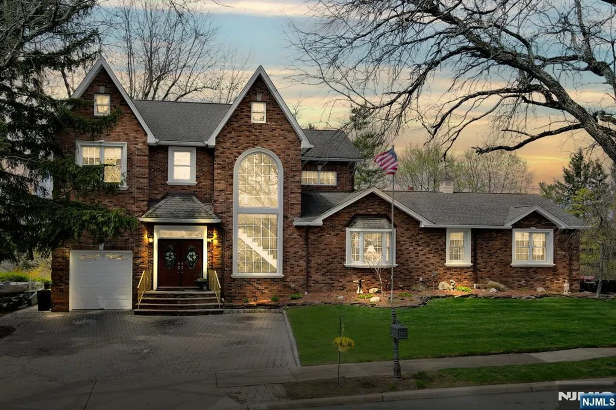 Jersey City/Hoboken Real Estate | View 21 Fairmount | 6 Beds, 3 Baths