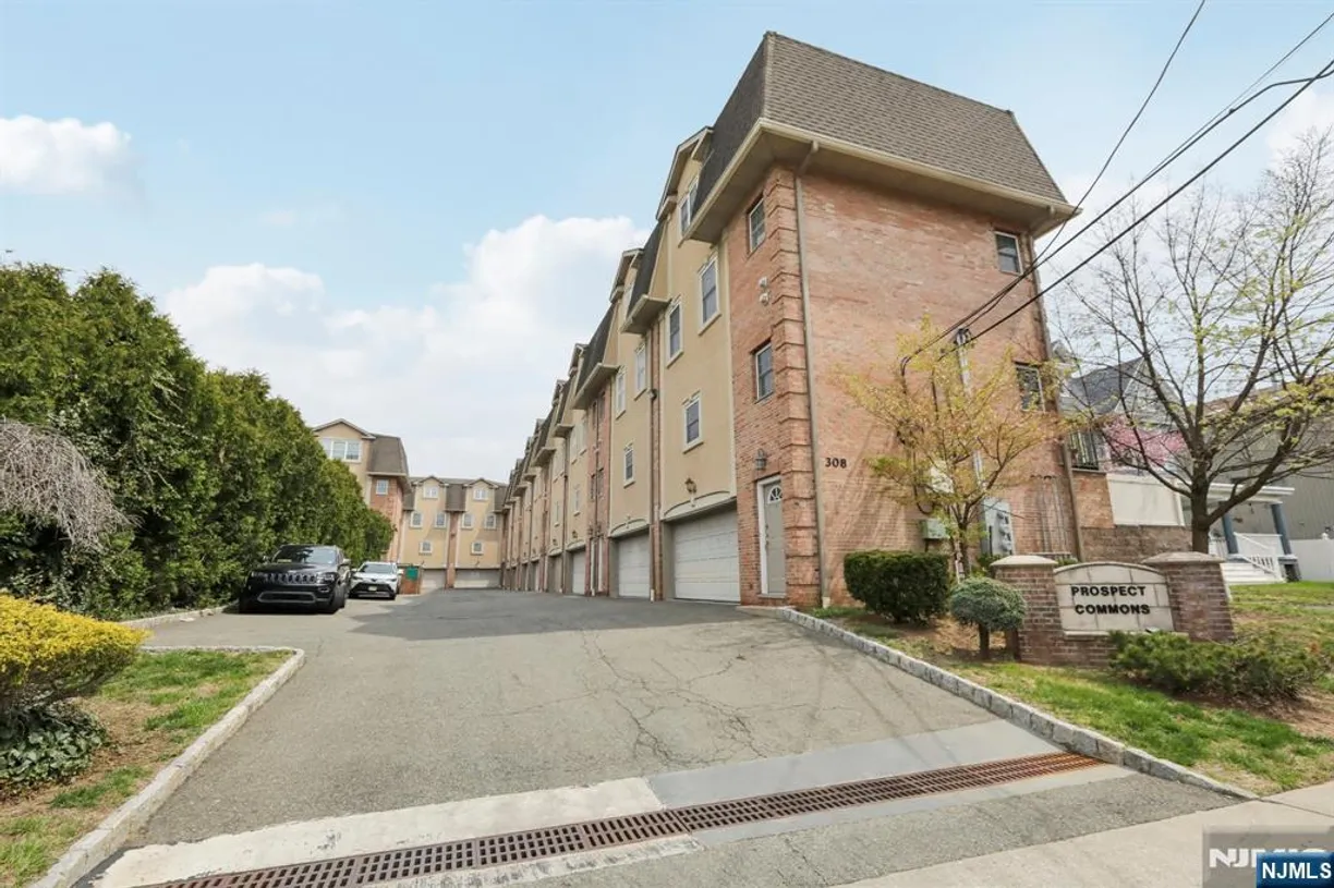 Bergen County Real Estate | View 308 Hamilton, 21 | 3 Beds, 2 Baths