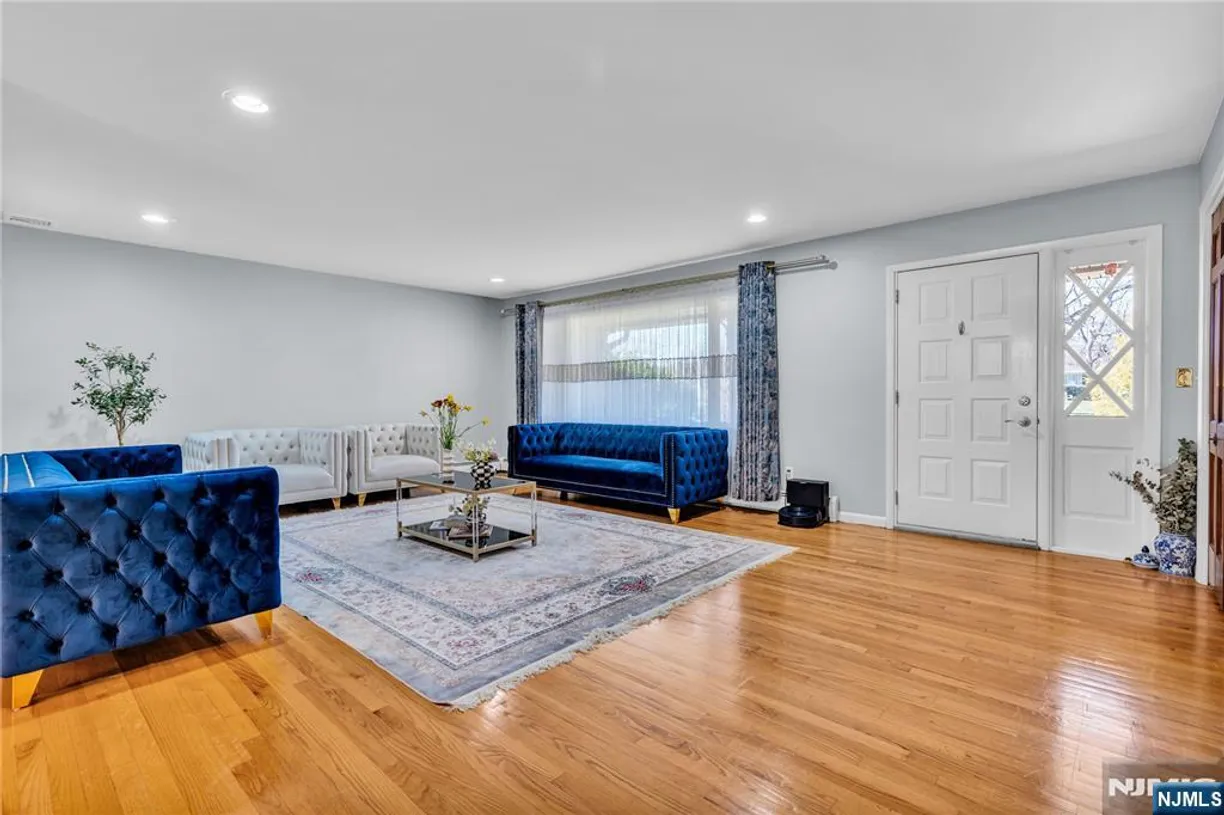 Jersey City/Hoboken Real Estate | View 68 Urban Club | Listing
