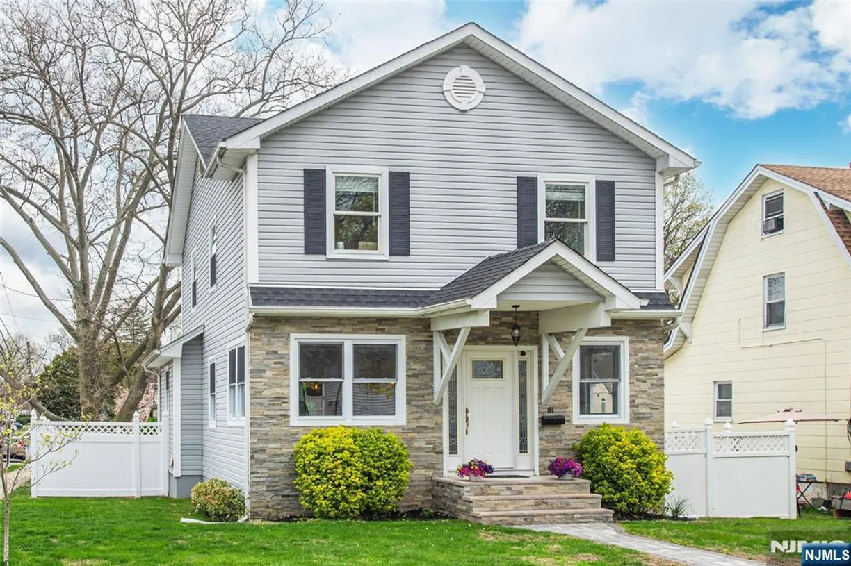 Bergen County Real Estate | View 81 Summit | 4 Beds, 3 Baths
